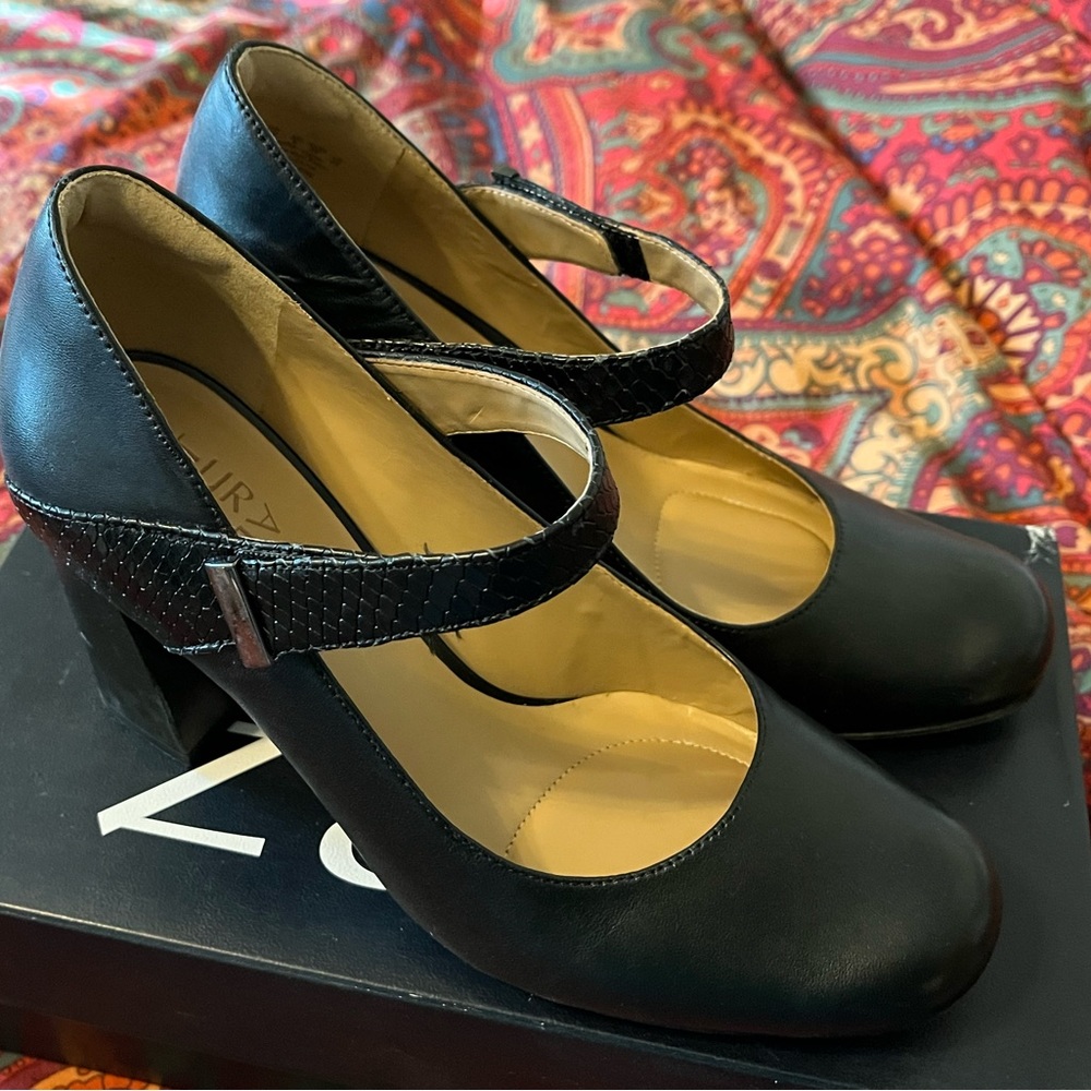 Naturalizer Black Mary Jane Heels